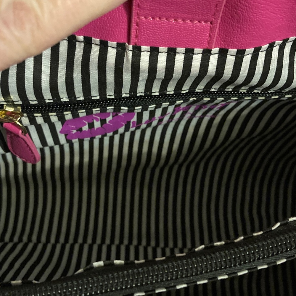 Luv Betsey Johnson Breann Quilted Tote with Pink and Black Heart Accents. NEW! - Picture 15 of 15